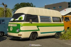 064W