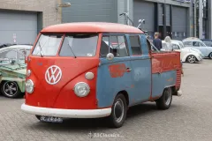 001W